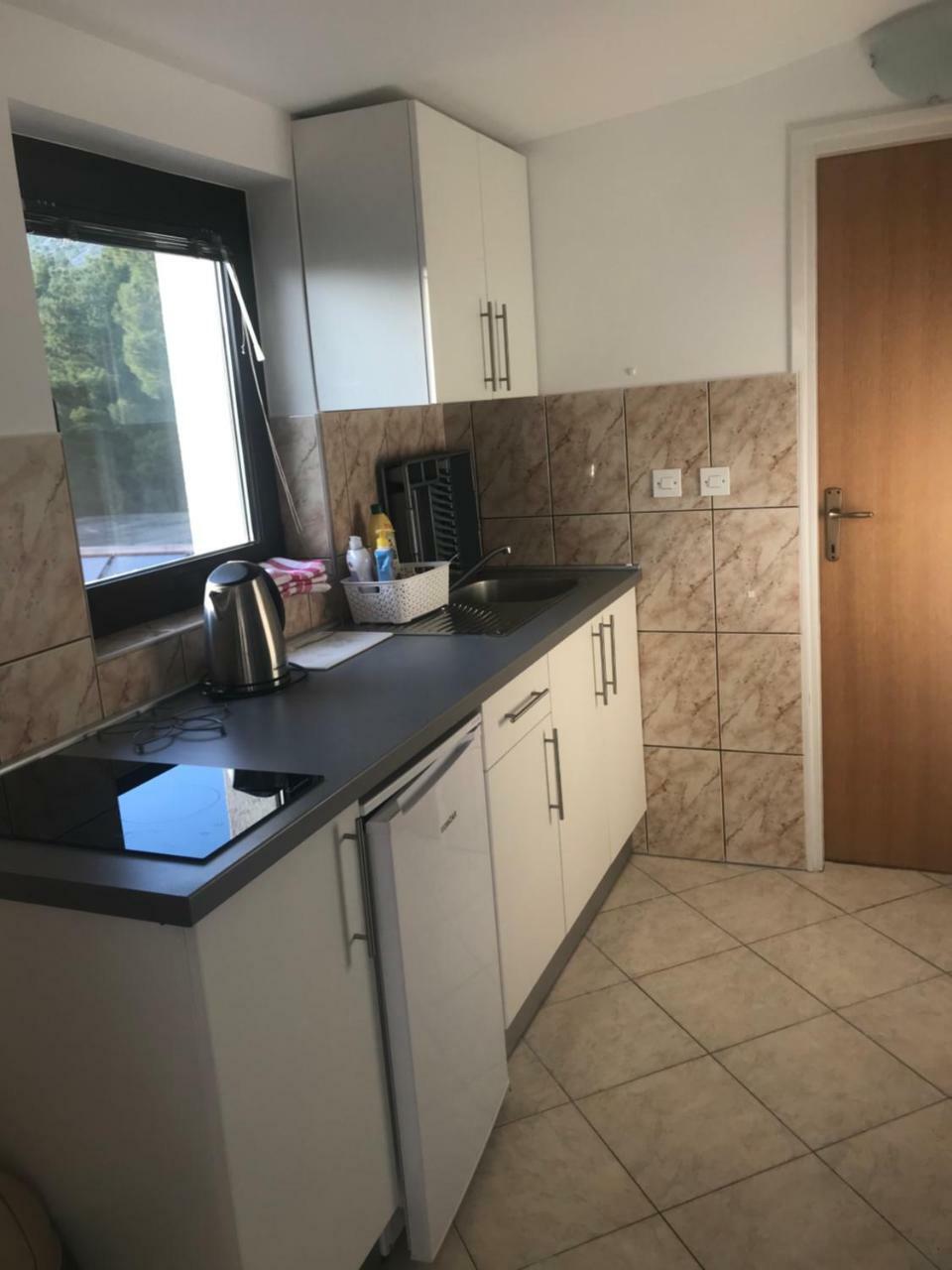 Apartman Veronika สตารีกราด-ปาเคลนีซา ภายนอก รูปภาพ